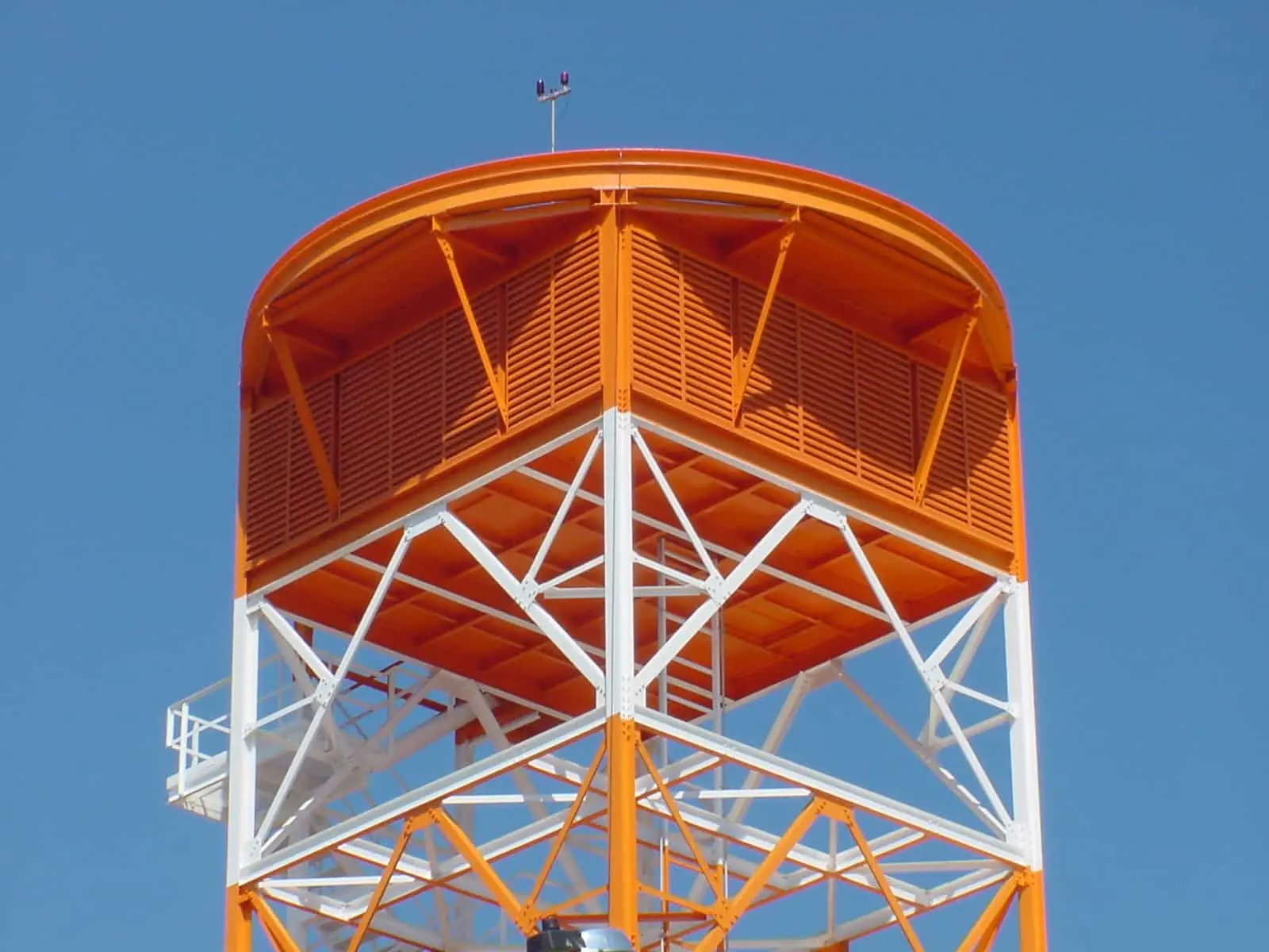 Estruturas metálicas da obra Torres de Radar executada pela Baldon Engemetal